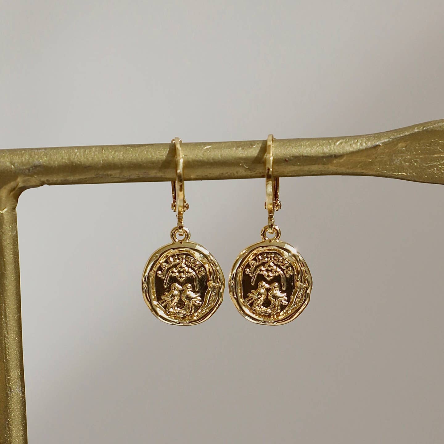 Vintage Wax Seal Huggies