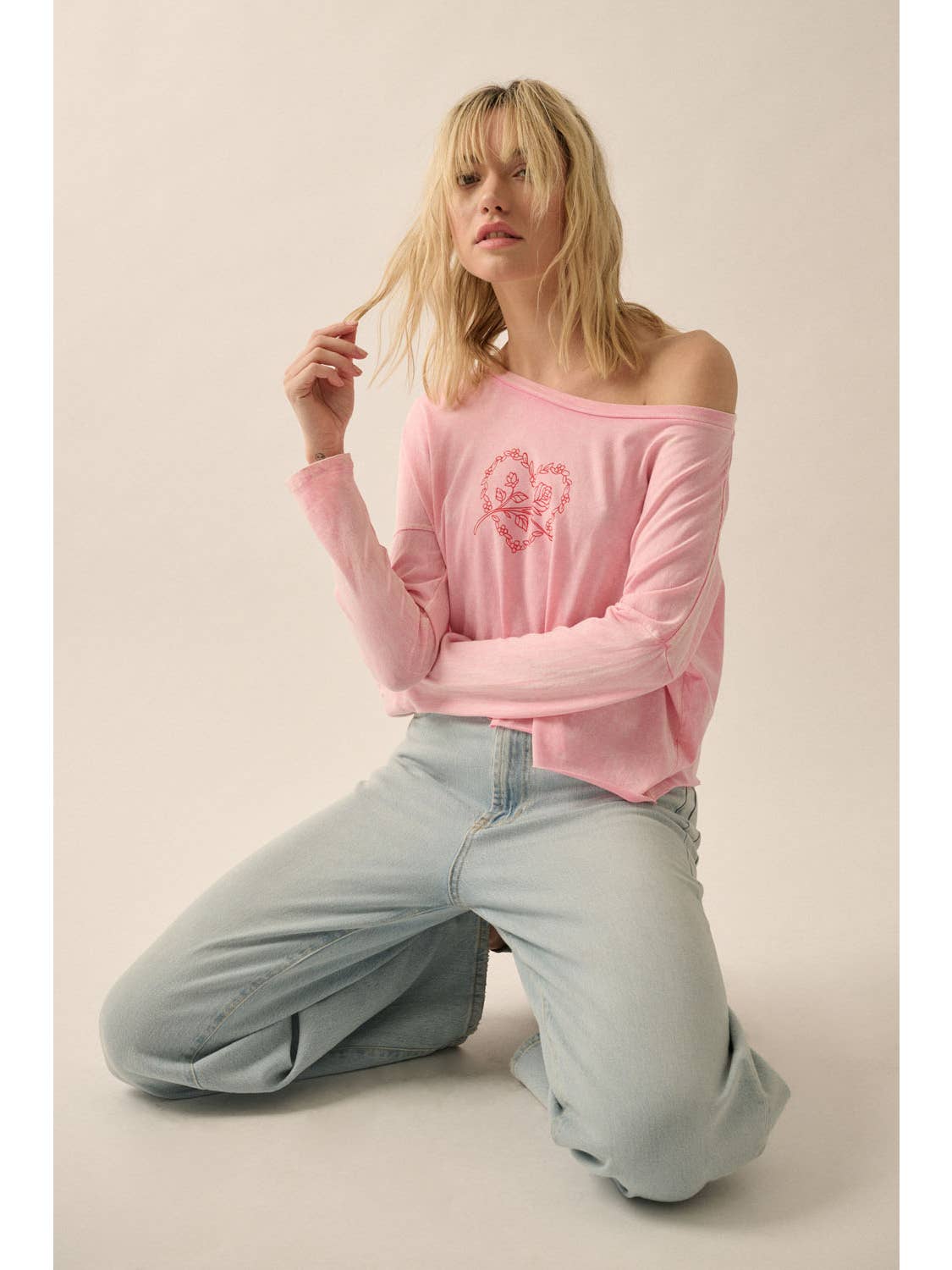 Heart Roses Vintage-Wash Cropped Graphic Tee