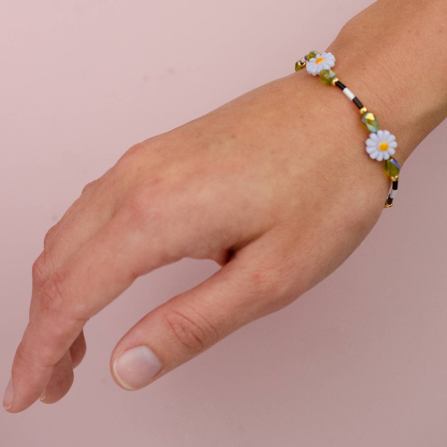 Lavender Daisy Beaded Bracelet