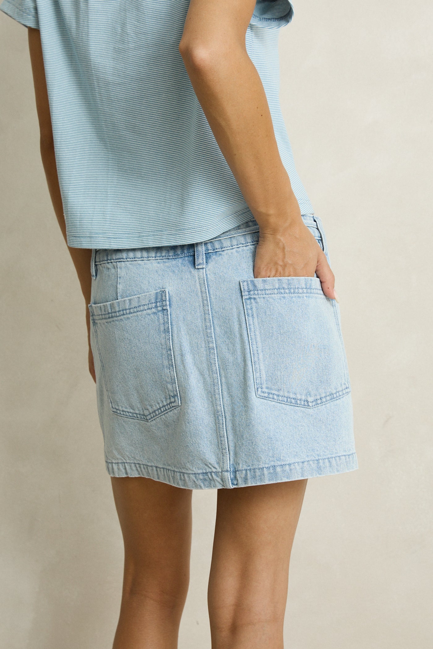 Charlie low rise mini skirt