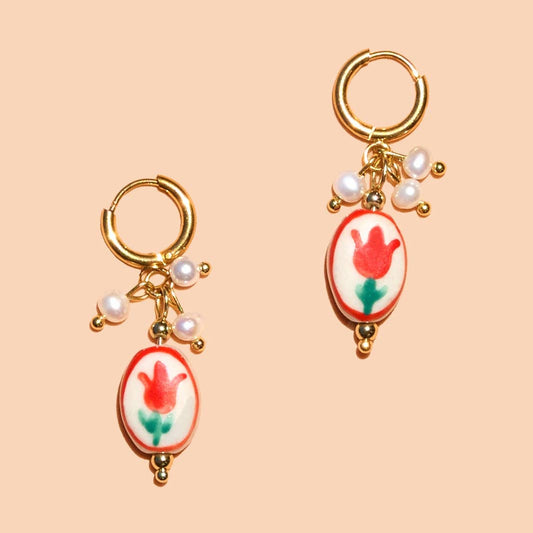 Sweet Tulip Hoop