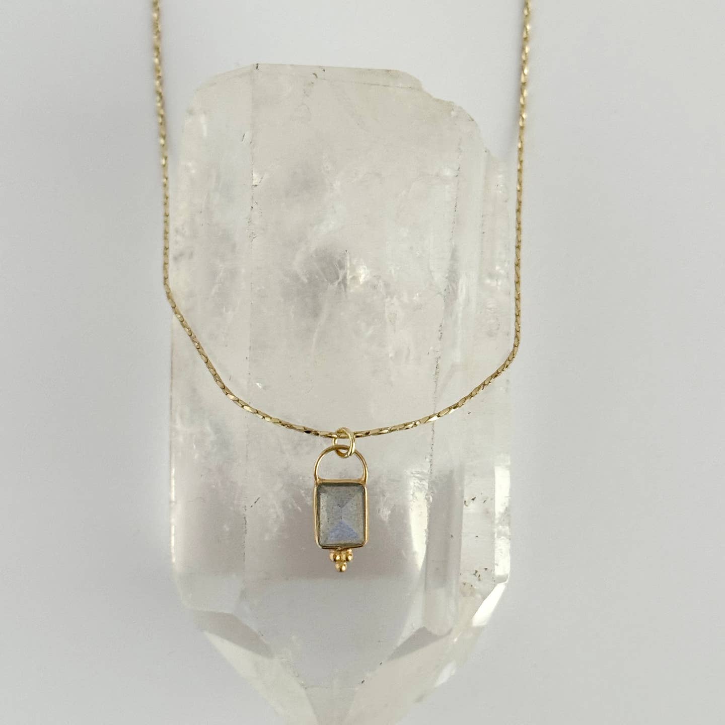 Une Pierre Précieuse Necklace