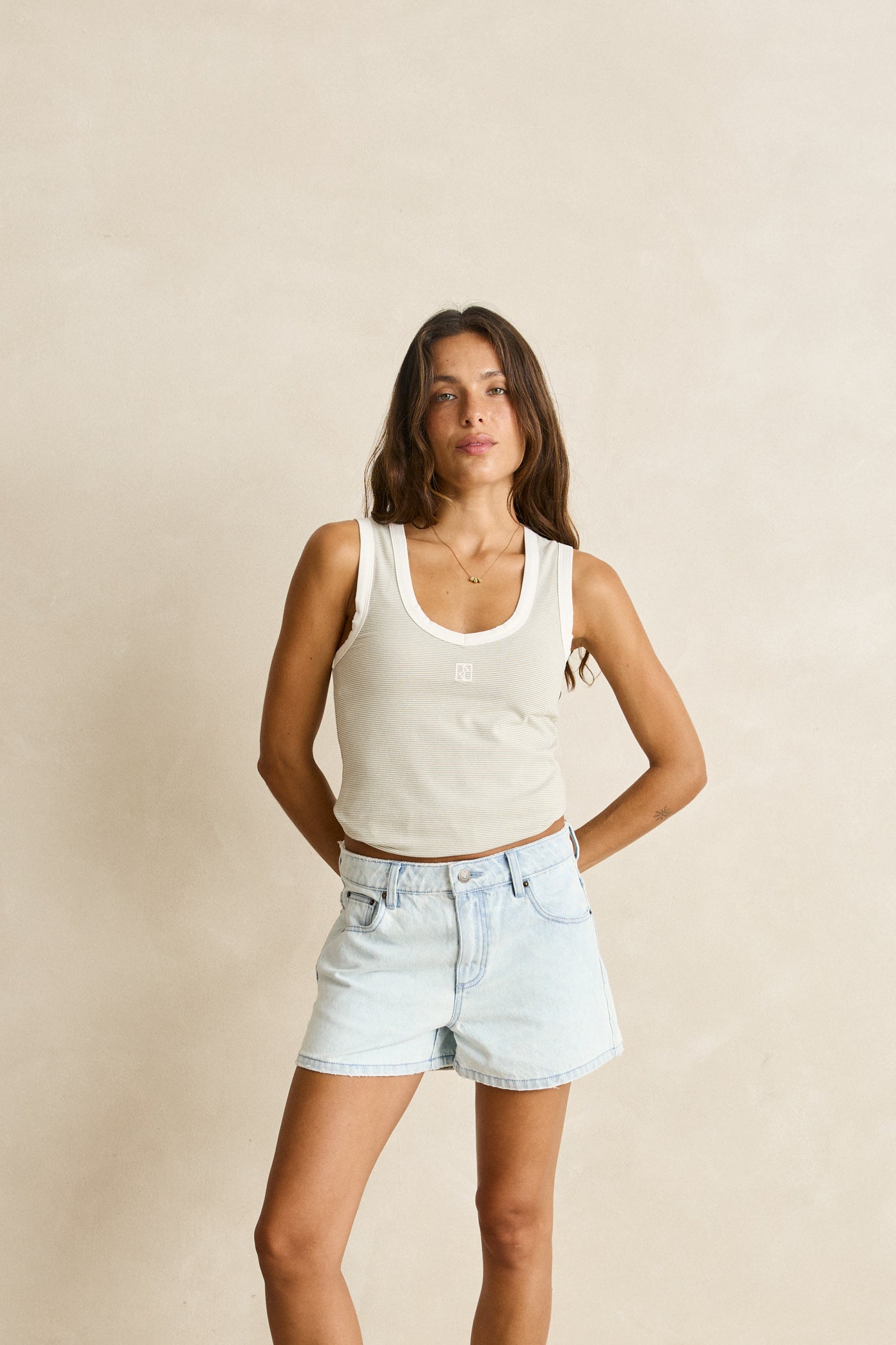 wanderer denim short