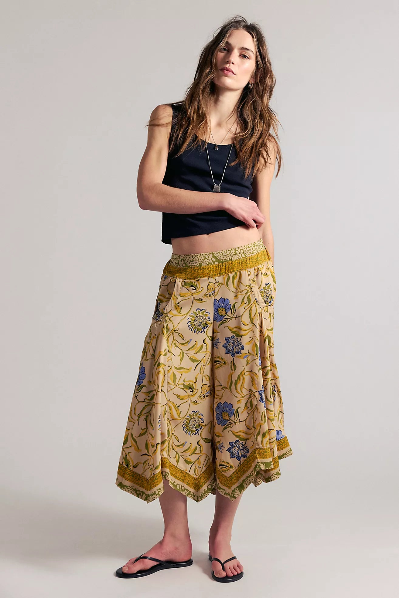 Sweet Reaction Pull-On Wide-Leg Crop Pants